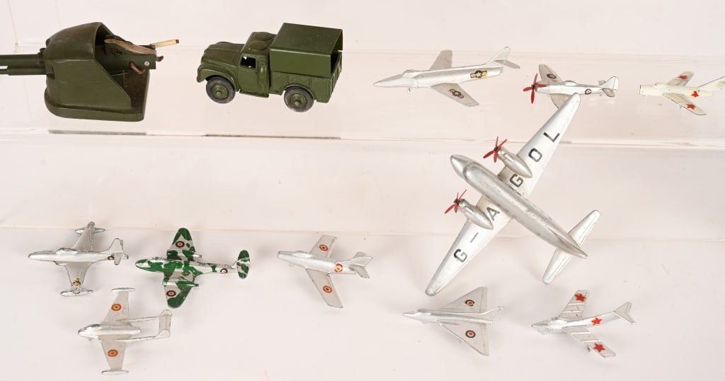 DINKY & BRITAINS - 5