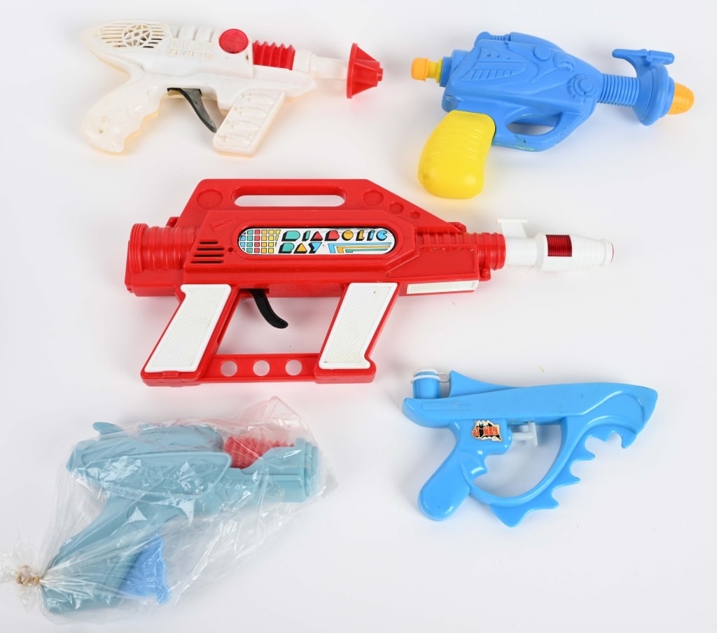 5- VINTAGE SPACE GUNS (1 of 3)