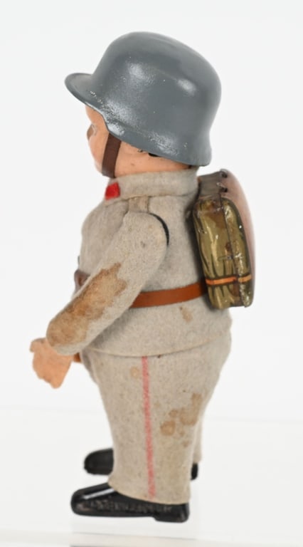SCHUCO GERMAN SOLDIER w/ BACKPACK - 2