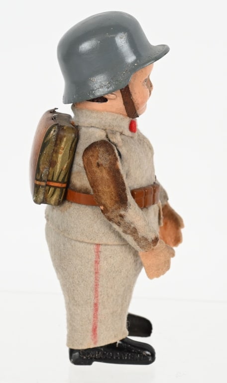 SCHUCO GERMAN SOLDIER w/ BACKPACK - 4