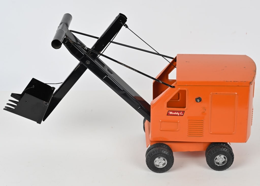 BUDDY L STEAM SHOVEL: All original with nice paint and decals. 20" Excellent