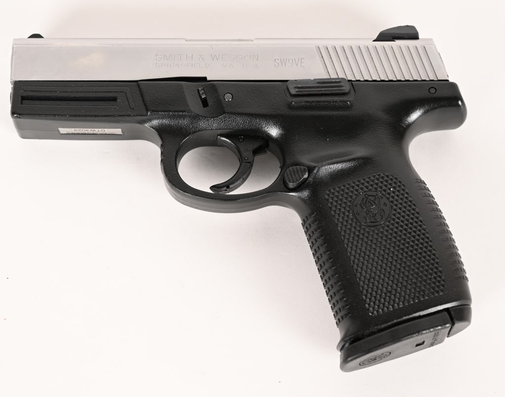 SMITH & WESSON SW9VE SEMI AUTO PISTOL (1 of 4)