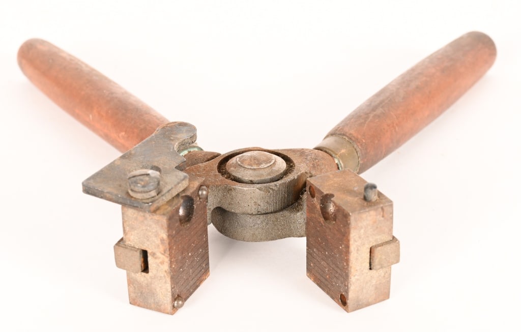 6- BULLET MOLDS AND LOADING TOOLS - 3