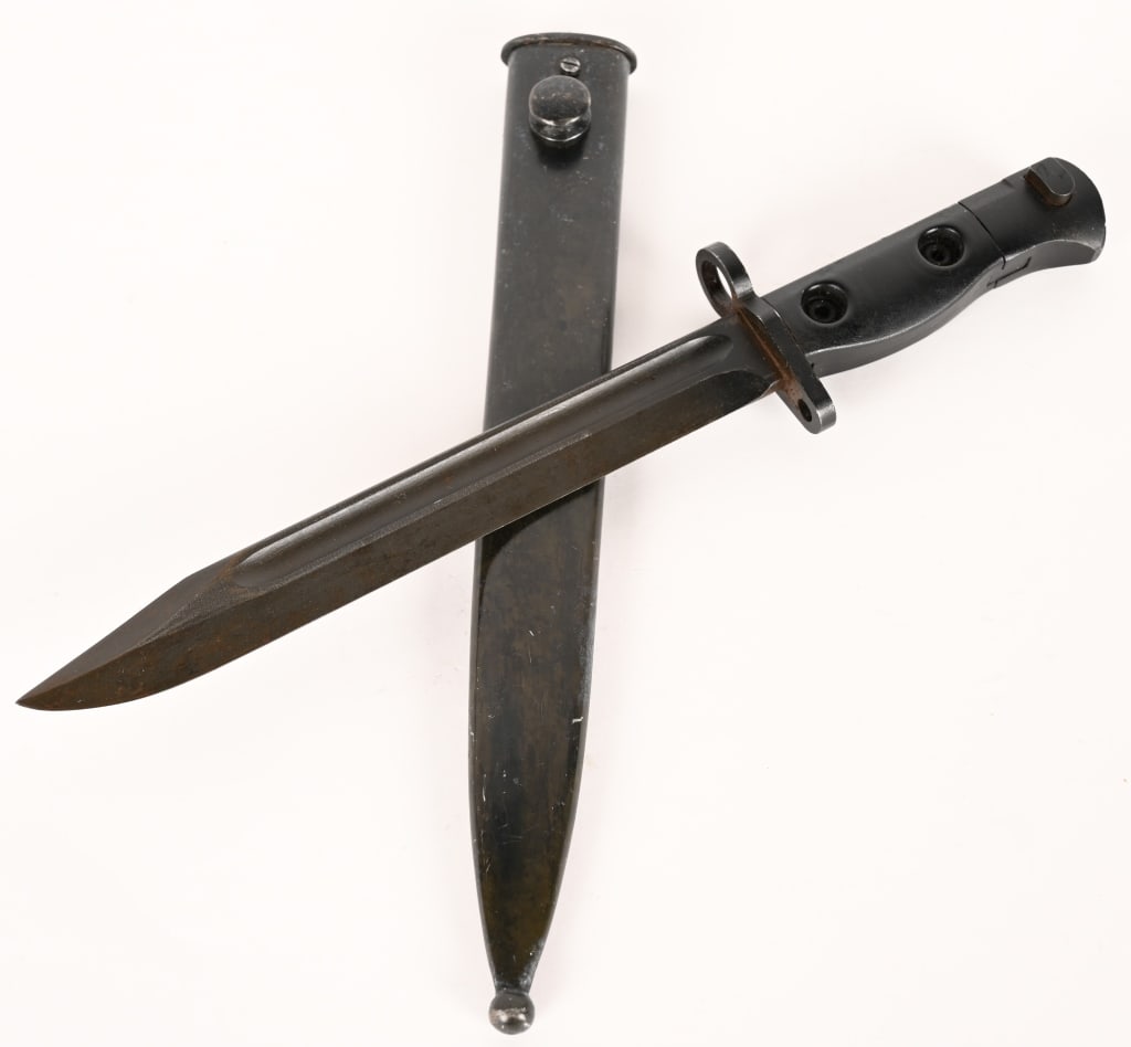 L1A3 KNIFE BAYONET & SCABBARD FOR FN/FAL RIFLE (1 of 3)