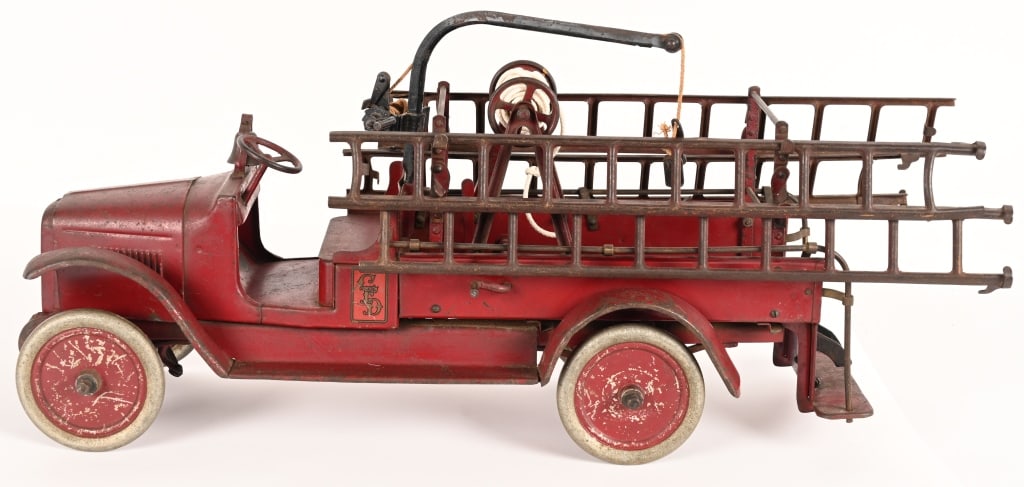 BUDDY L HOOK & LADDER FIRE TRUCK (1 of 6)