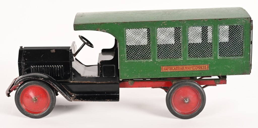 STURDITOY AMERICAN RAILWAY EXPRESS TRUCK (1 of 5)