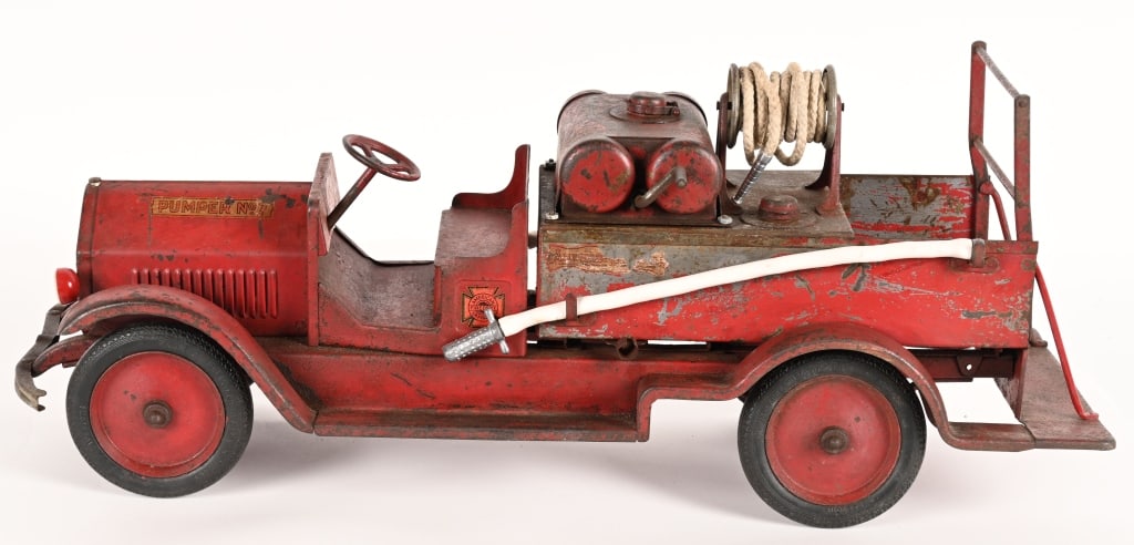 STURDITOY PUMPER FIRE TRUCK (1 of 5)