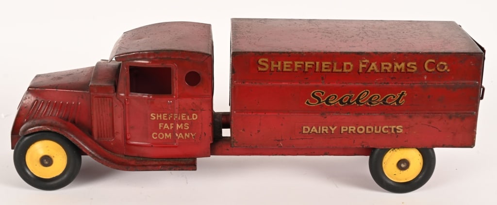 STEELCRAFT MACK SHEFFIELD FARMS DELIVERY TRUCK: Nice original Private Label Steelcraft Truck. All original paint and decals. Rear door replaced. Hard truck to find. 21" Excellent