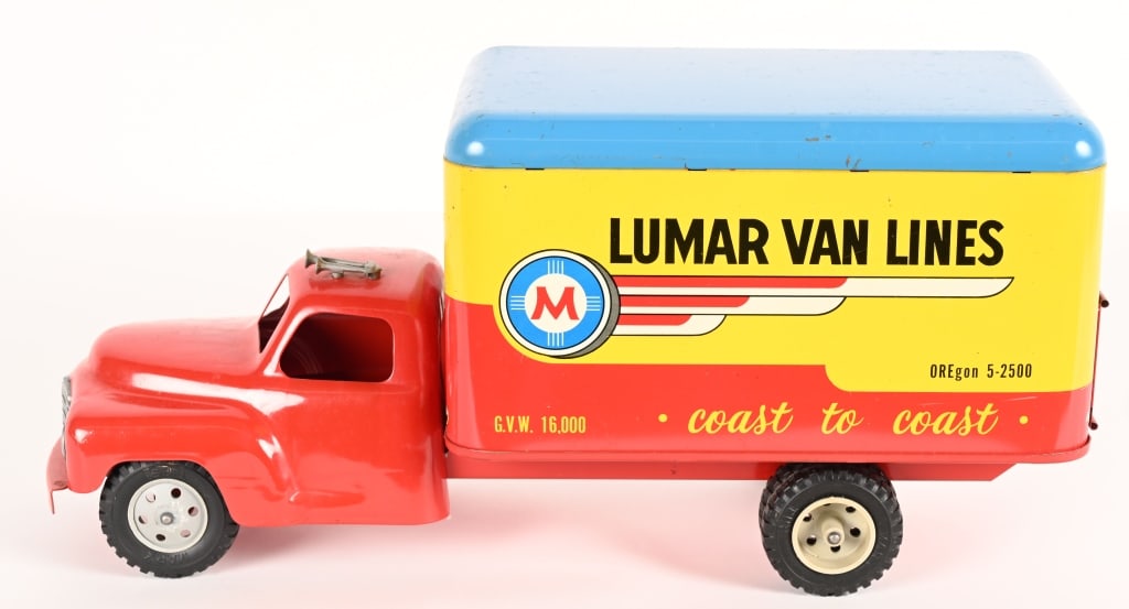 LUMAR VAN LINES TRUCK (1 of 5)