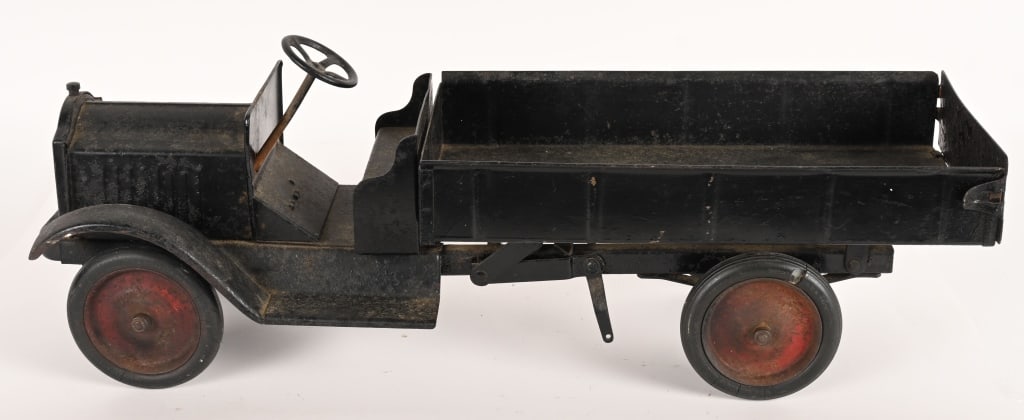 KEYSTONE PRESSED STEEL PACKARD DUMP TRUCK (1 of 5)
