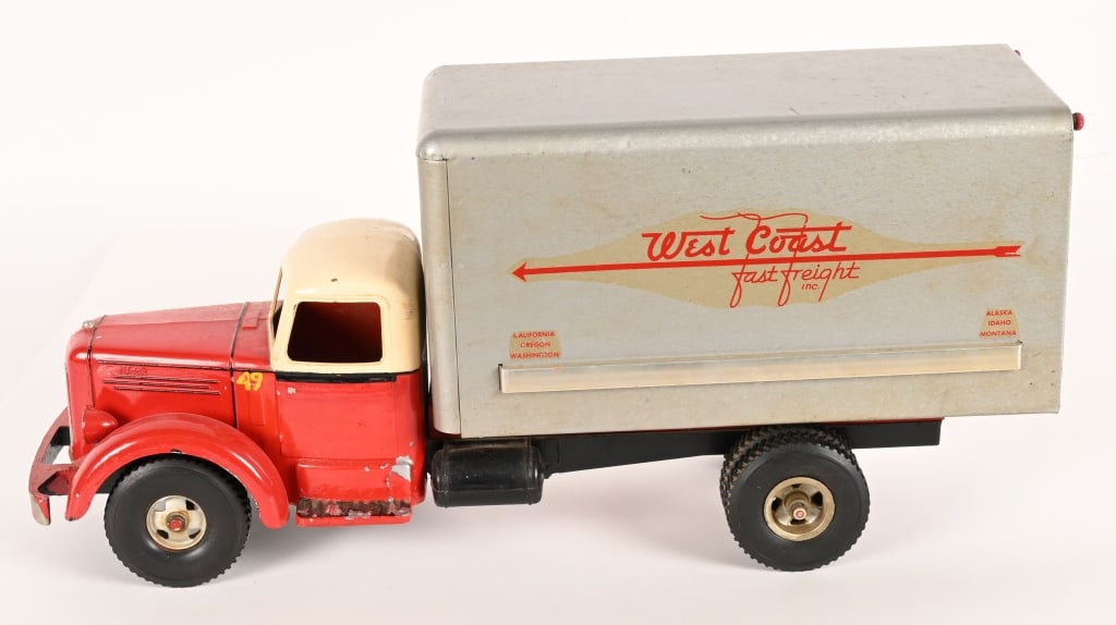 SMITH MILLER CUSTOM WEST COAST FREIGHT TRUCK (1 of 5)
