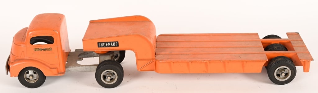 SMITH MILLER FRUEHAUF LOW BOY: Smith Miller Fruehauf Low Boy. All original with nice paint and decals. 24" Excellent