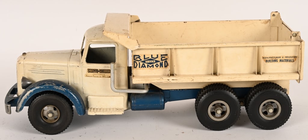 SMITH MILLER BLUE DIAMOND DUMP TRUCK: Smith Miller Blue Diamond Dump Truck. All original with decent paint and decals. 18" Excellent