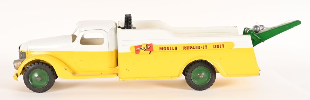 BUDDY L MOBILE REPAIR-IT UNIT WRECKER: Buddy L Mobile Repair-It Unit Wrecker. Restored condition. Nice looking truck. 28" Excellent
