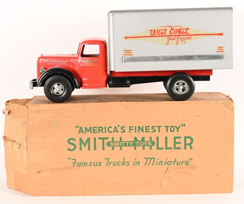 SMITH MILLER WEST COAST FAST FREIGHT TRUCK w/ BOX: Smith Miller West Coast Fast Freight Truck. All original with very nice paint. Has 2 spots on roof look to be factory. Still has back doors. Great looking Truck. With Box. 20" Excellent