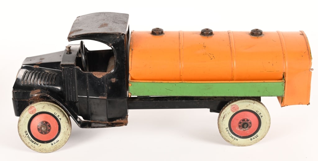 CHEIN HERCULES GASOLINE TANK TRUCK (1 of 5)
