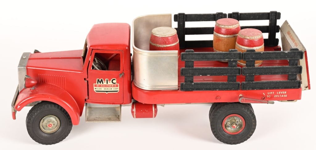 SMITH MILLER MIC LIFTGATE STAKE TRUCK (1 of 5)