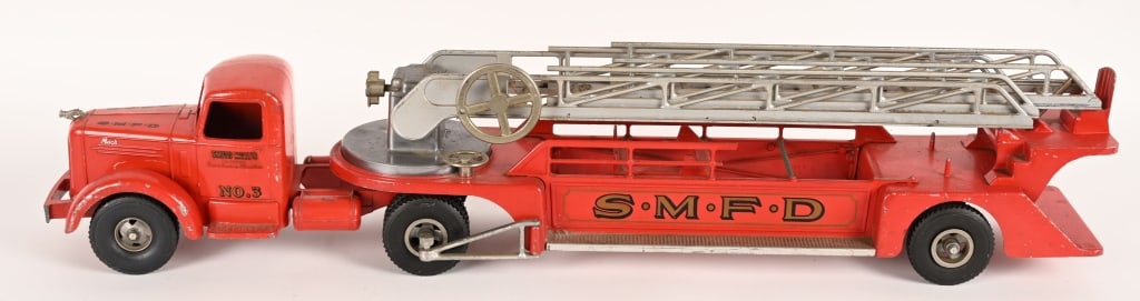 SMITH MILLER LADDER TRUCK: Smith Miller Ladder Truck. All original with nice paint and decals. Missing headlights and chip bumper. 40" Excellent