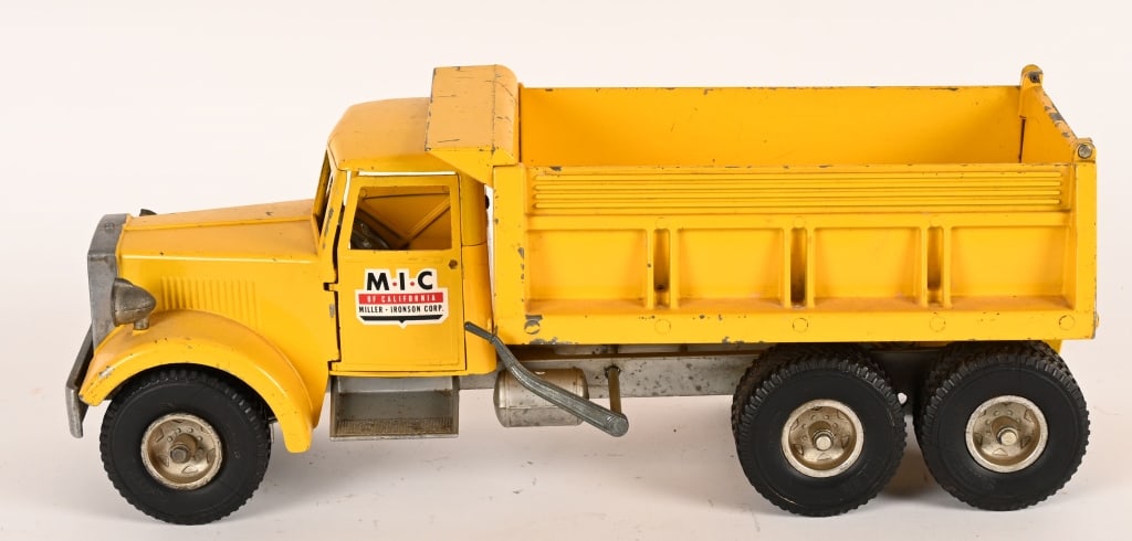 SMITH MILLER MIC DUMP TRUCK (1 of 5)