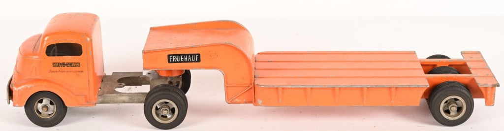 SMITH MILLER FRUEHAUF LOW BOY: Smith Miller Fruehauf Low Boy. All original with nice paint and decals. 24" Excellent