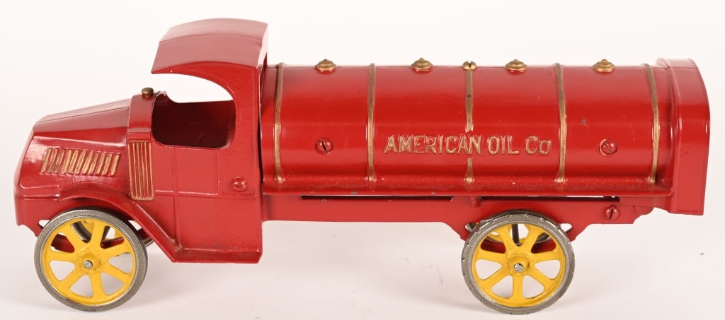 DENT CAST IRON MACK AMERICAN OIL CO TANK TRUCK (1 of 5)