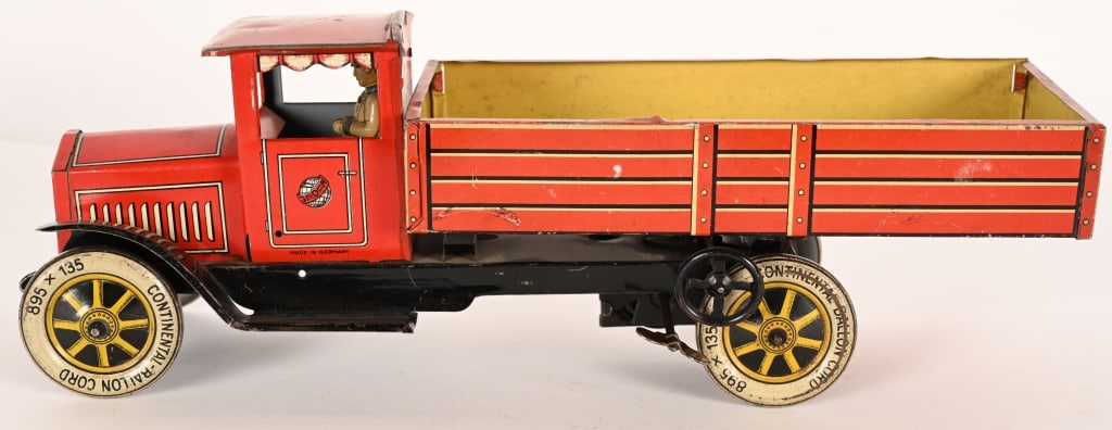 DISTLER TIN WINDUP DUMP STYLE TRUCK (1 of 6)