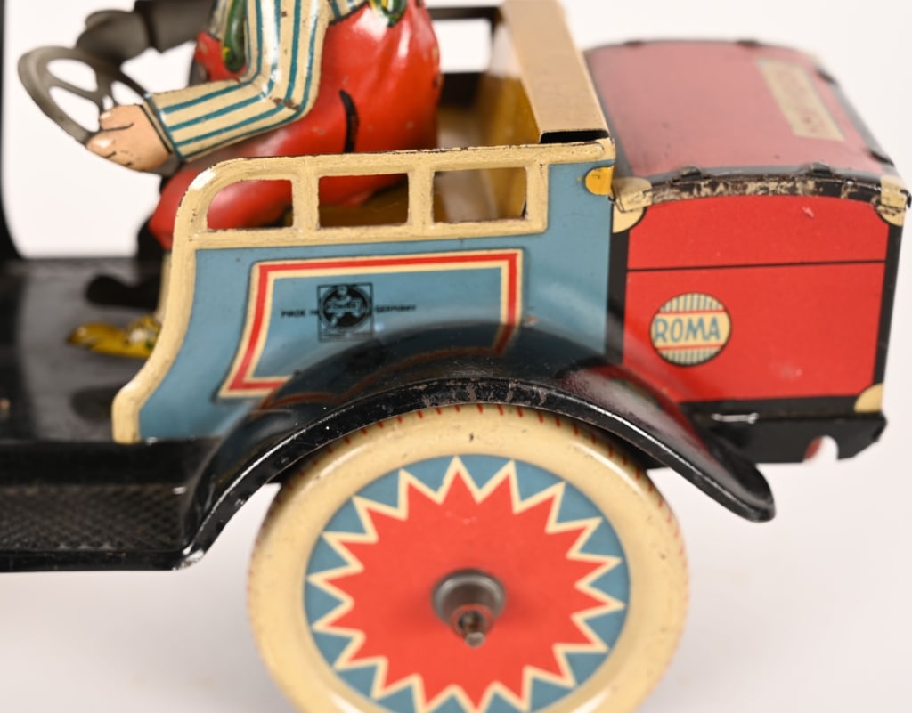 ESSDEE TIN WINDUP CRAZY CAR - 4