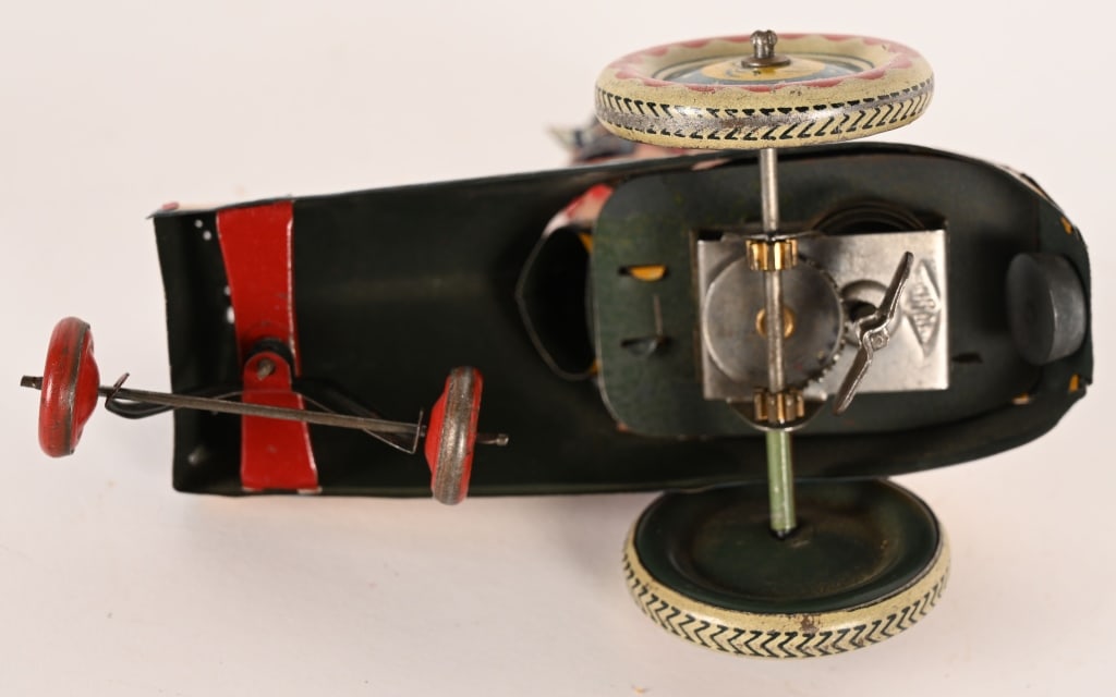 INGAP TIN WINDUP COMICAL CAR - 5