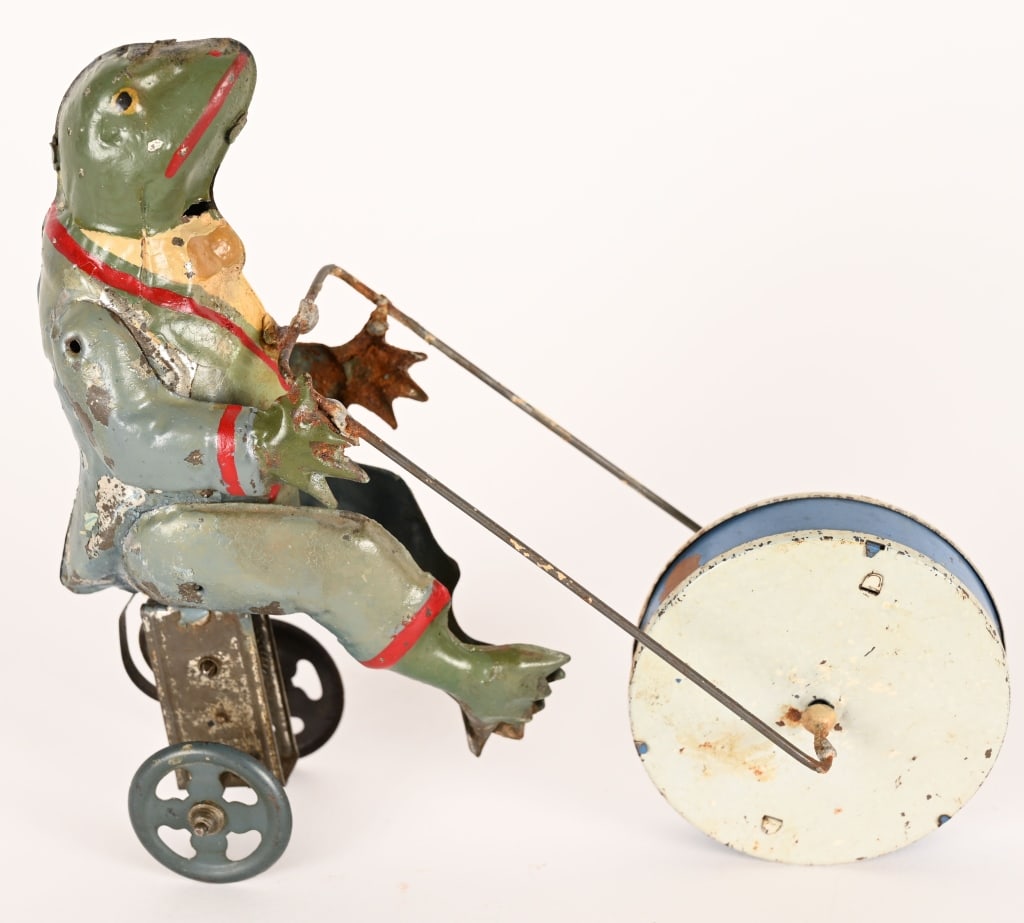 GUNTHERMANN HAND PAINTED WINDUP FROG & WHEEL (1 of 4)