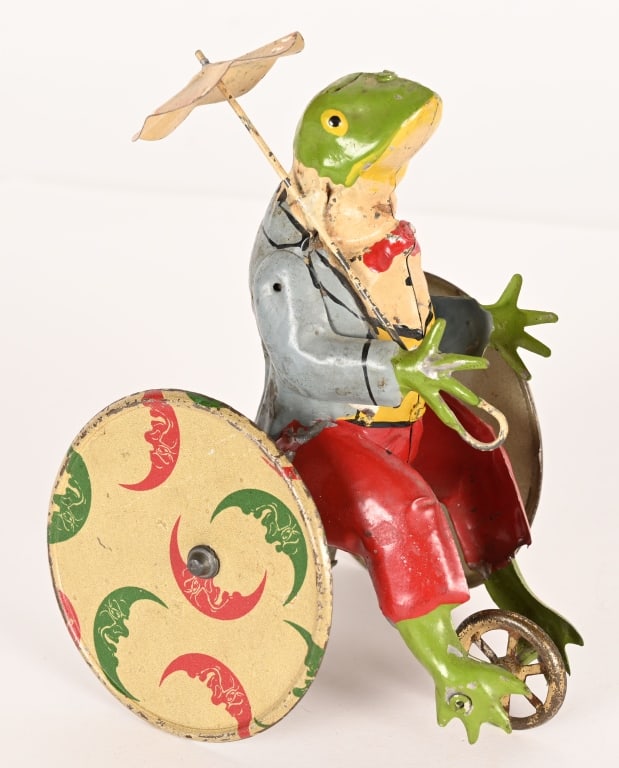 GERMAN HAND PAINTED TIN WINDUP FROG ON WHEELS (1 of 5)