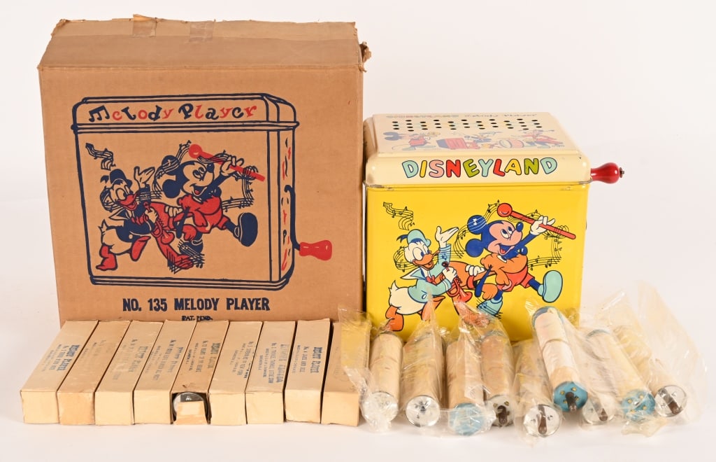 CHEIN WALT DISNEY MELODY PLAYER w/ BOX (1 of 9)