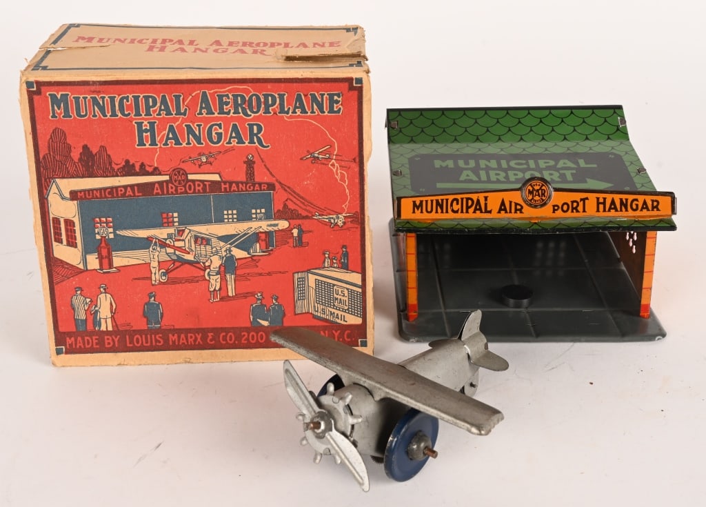 MARX MUNICIPAL AEROPLANE HANGER w/ BOX (1 of 8)