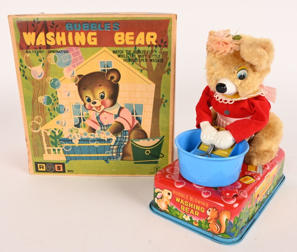 JAPAN BATTERY OP BUBBLES WASHING BEAR w/ BOX (1 of 13)