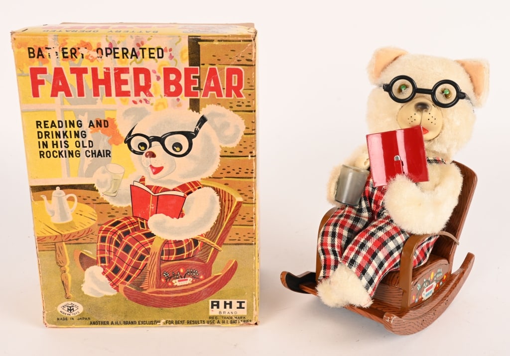 JAPAN BATTERY OP FATHER BEAR w/ BOX: Japan battery operated Father Bear. All original and in great shape. Worked when tested. Boxed 10" Excellent