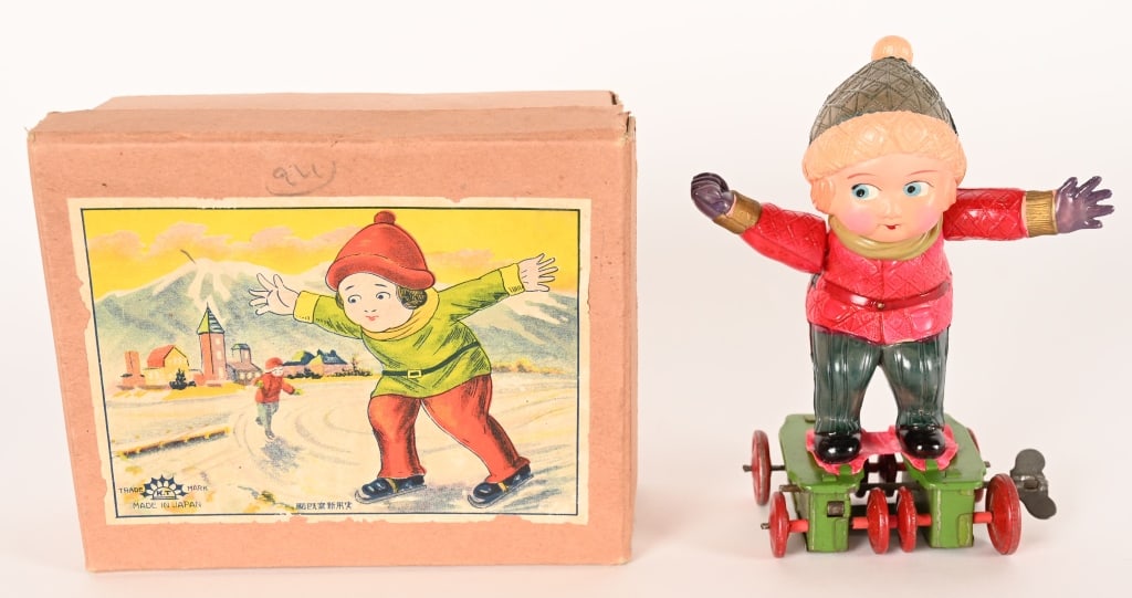 PRE-WAR JAPAN CELLULOID WINDUP ICE SKATER w/ BOX (1 of 5)