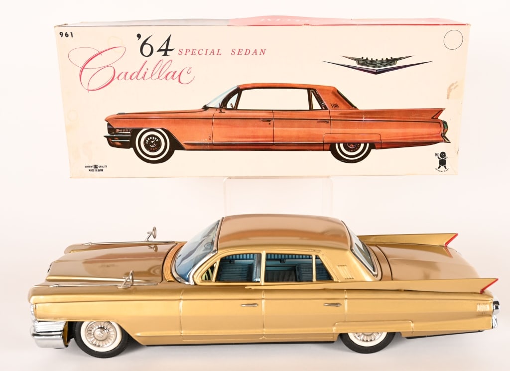 BANDAI TIN FRICTION 1964 CADILLAC SEDAN w/ BOX (1 of 12)