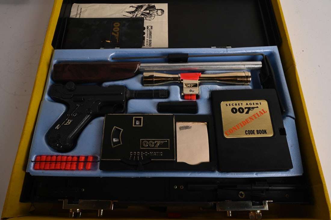 MULTIPLE JAMES BOND SHOOTING ATTACHE CASE w/BOX - 2