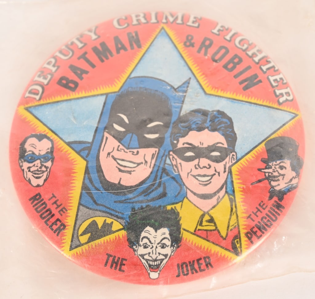 VINTAGE BATMAN PINBACKS - 3