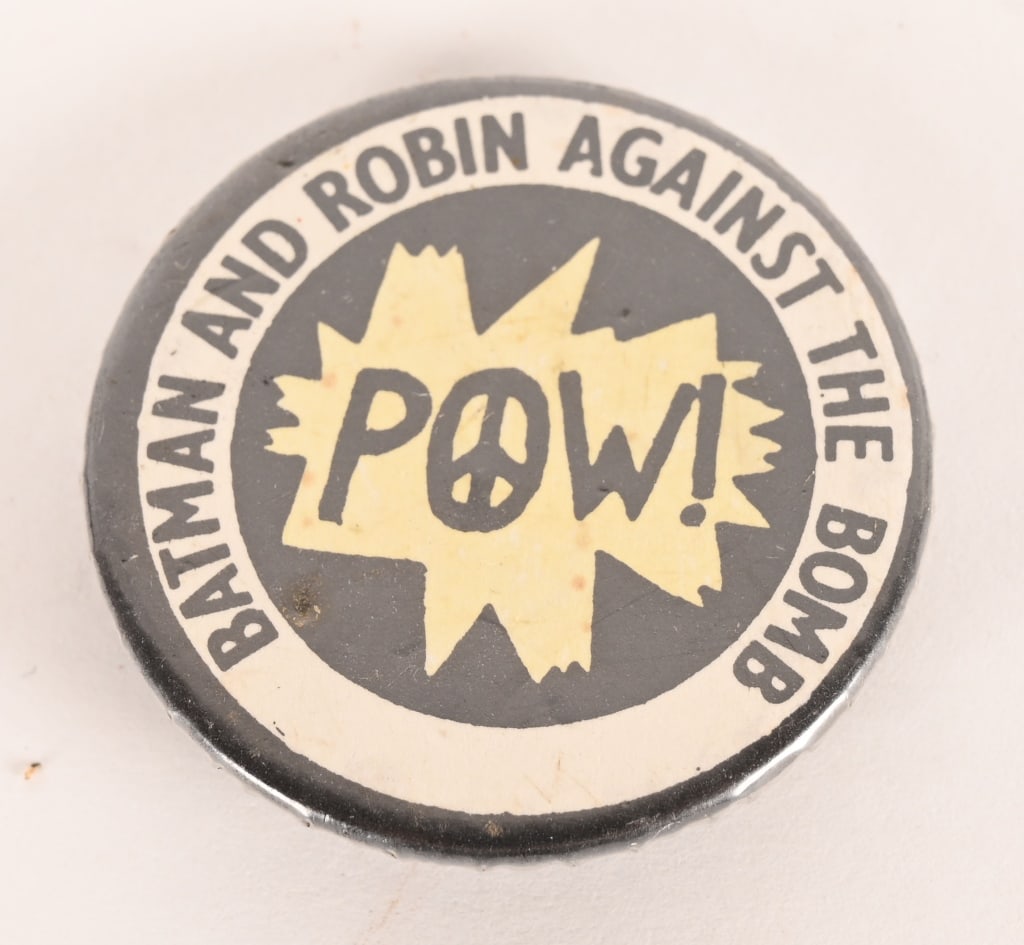 VINTAGE BATMAN PINBACKS - 4