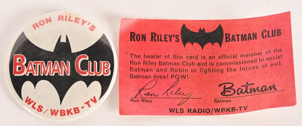 VINTAGE BATMAN PINBACKS - 6