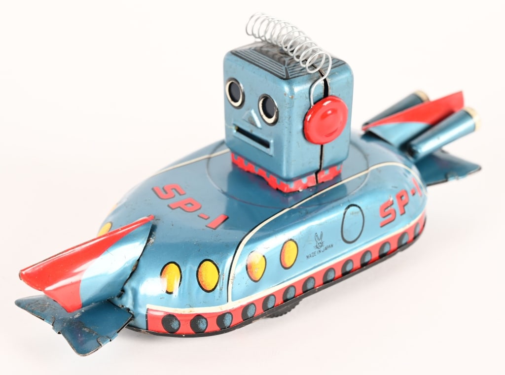 USAGIYA TIN FRICTION SPACE MAN CAR (1 of 5)