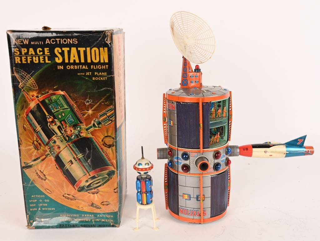WACO BATTERY OP SPACE REFUEL STATION w/ BOX (1 of 11)