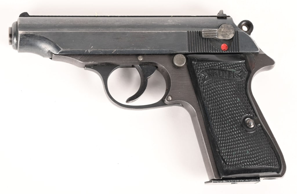 WALTHER MODEL PP 32 AUTO LATE WAR 1945 AC CODE (1 of 7)