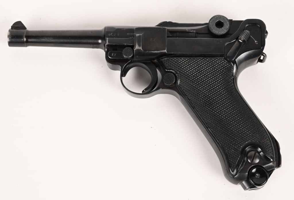 EXCEPTIONAL BLACK WIDOW LUGER RIG BYF 41 CODE - 2