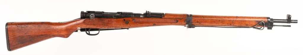 WW2 JAPANESE TYPE 99 RIFLE BRING BACK 7.7MM: SERIAL NUMBER: 13602 BARREL: 26". CALIBER: 7.7 JAPANESE. MANUFACTURED: 1941. Series 1 rifle made at the Nagoya Arsenal. Defaced faint mum on the receiver. No import marks found. Matching serials on