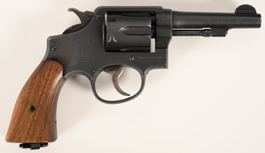 SMITH & WESSON .38 VICTORY - 2