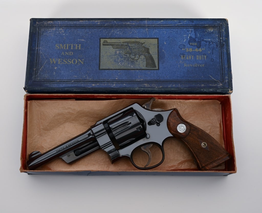 AWESOME PRE WAR SMITH & WESSON 38/44 HEAVY DUTY (1 of 11)
