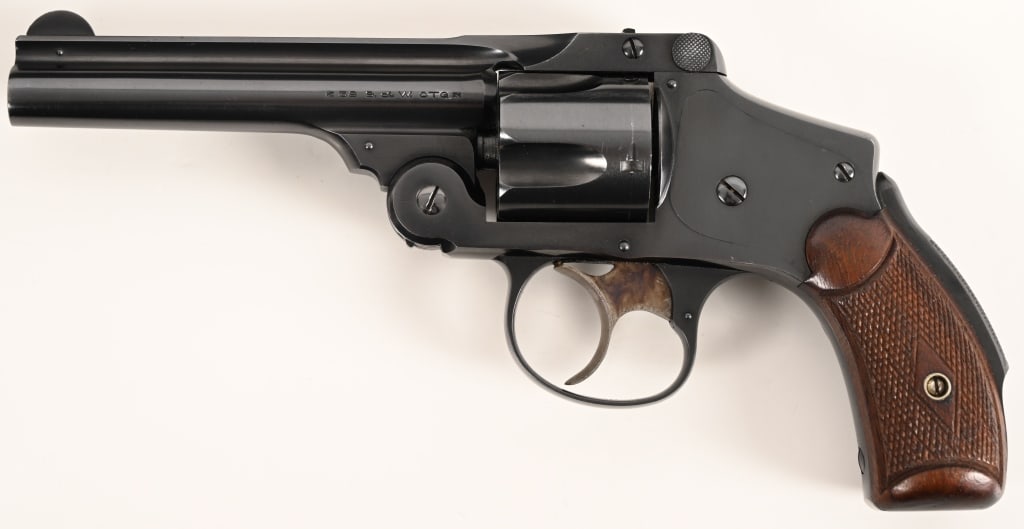 SMITH & WESSON 38 SAFETY HAMMERLESS 4TH CHANGE (1 of 7)