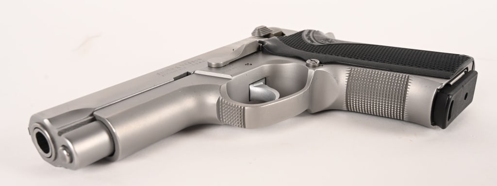 SMITH & WESSON MODEL 4006 - 5