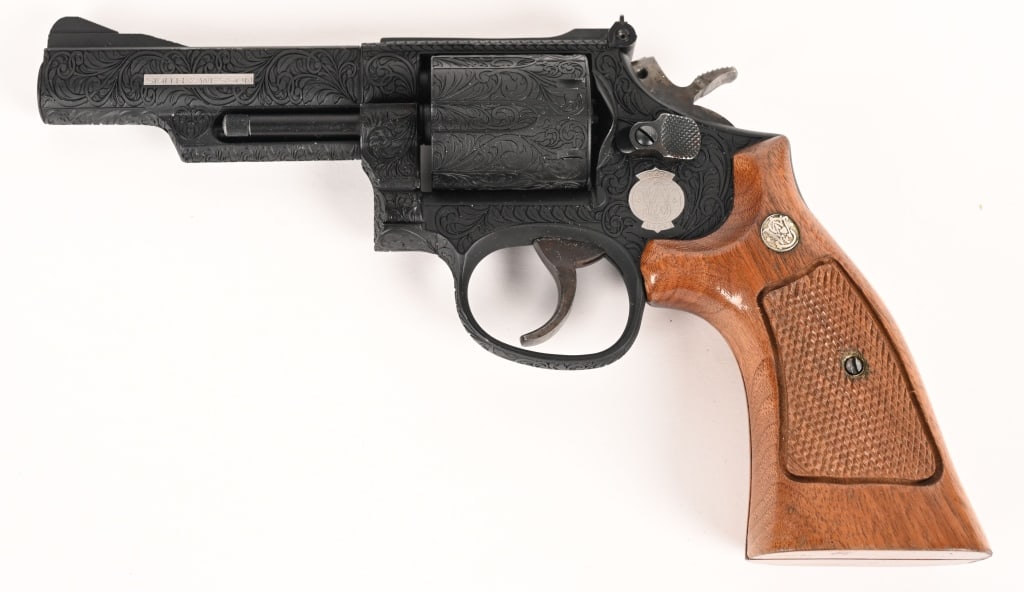 ENGRAVED S&W REVOLVER .357 MAGNUM (1 of 10)